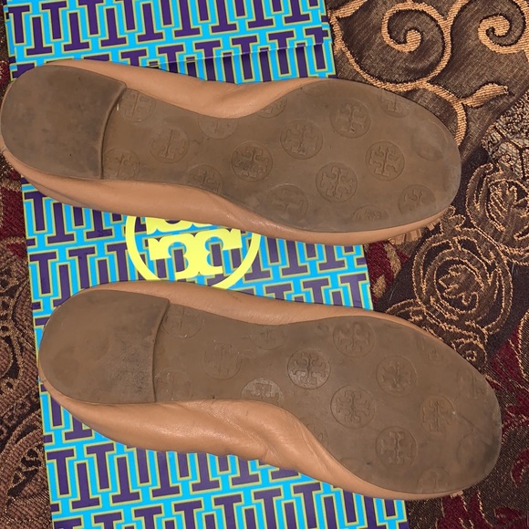 Tory Burch logo leather flats